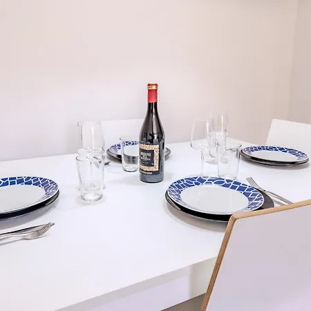 5 Minutes Away - Comfort Free Wifi & Ac Appartamento *